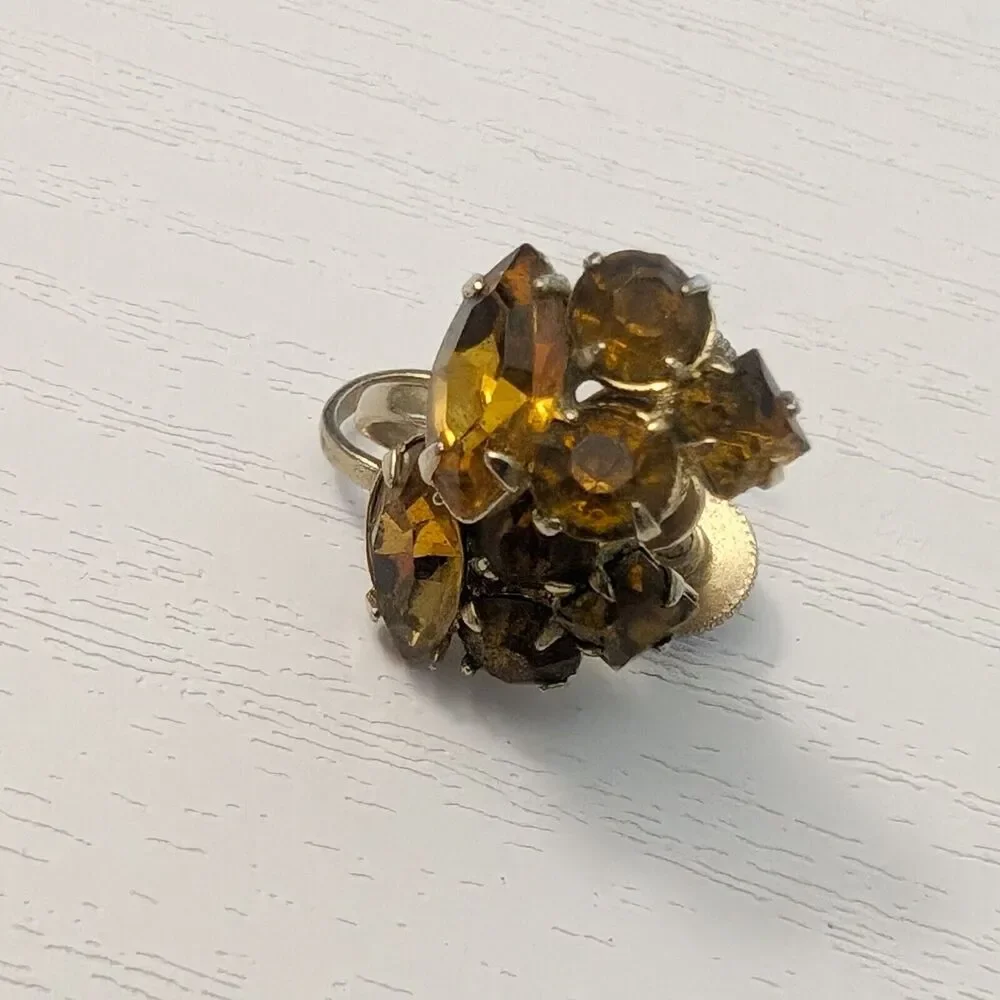 Vintage Coro Screw On Earrings - 0.5